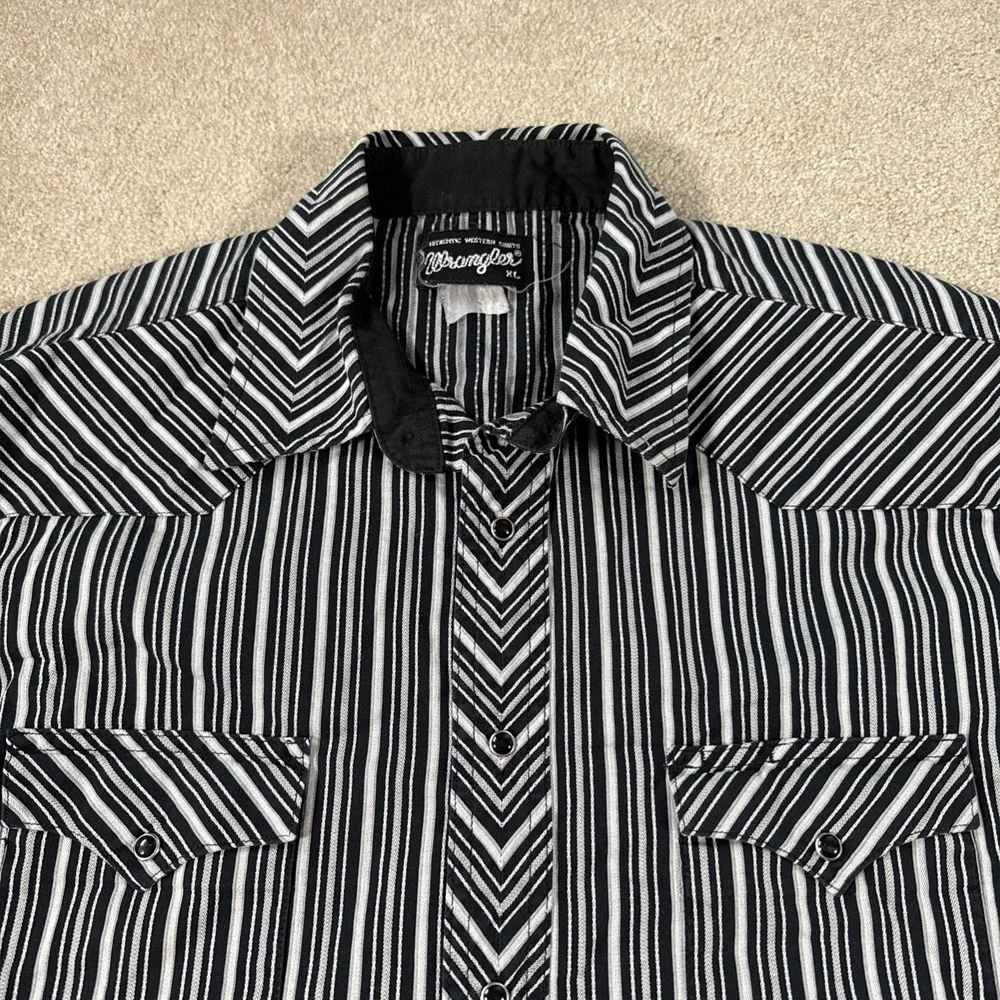 Vintage‎ Wrangler Authentic Western Shirt Mens XL Black Pearl Snap LS Striped